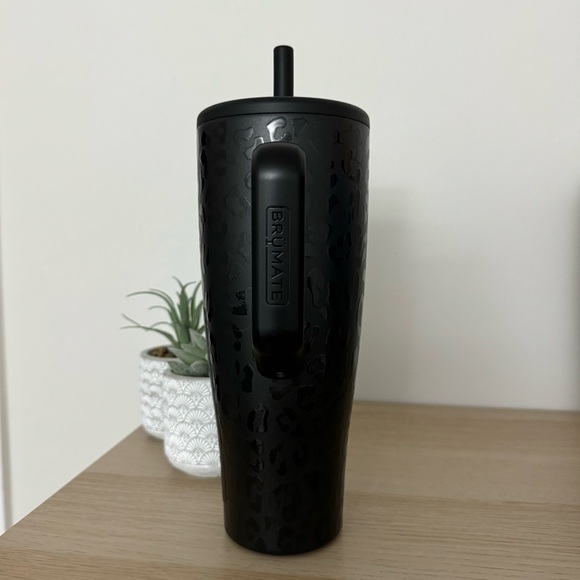 Brumate Era 40oz - Onyx Leopard - Picture 4 of 5